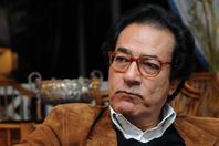 فاروق حسني: "إللي مش هيقبض من السيسي هيبقى ضده"