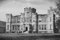 كان الأطفال جميعا يقيمون في دار لرعاية الأطفال تديره راهبات كاثوليكيات