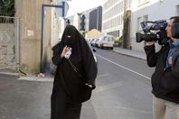 ترحيل مسلمة بسبب النقاب
