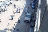 بالصور.. سقوط اجزاء اعلي كوبري اكتوبر بعد حادث تصادم سيارتين