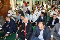 اللواء مجدى حجازى محافظ أسوان يؤدي صلاة عيد الأضحى المبارك بمسجد بدر بالطابية