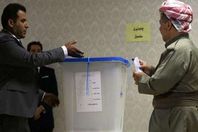 تمديد التصويت ساعة