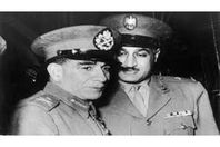 محمد نجيب وجمال عبد الناصر