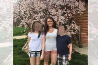 الام مع أطفالها