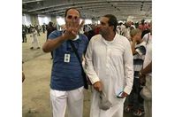 الصورة التي أثارت غضب عمرو خالد