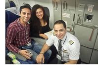 شاب يخدع خطيبته ويفاجئها بهدية تشعل فيس بوك
