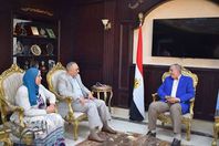 صور المحافظ مع ناءب وزير الإسكان