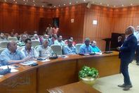 محافظ بورسعيد يجتمع بمسئولى شركات جمع القمامة