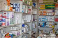 غلق 8 صيدليات