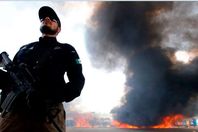 بالصور.. المكسيك تحرق أطنان من المخدرات والكحوليات