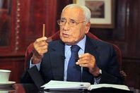 أسرار لقاء بين "هيكل" ومرشد الإخوان