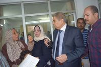 محافظ المنيا يتجول ديون لديوان 
