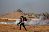 مواجهات بين الاحتلال وفلسطينيين على حدود غزة