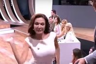 عايرتها بهذا الشيء..فصفعتهاعلي الهواء مباشرة