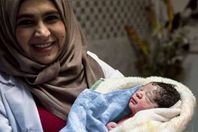 القابلة العراقية