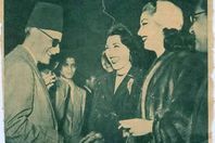 صورة نادرة لعميد الأدب العربي مع " كاريوكا"