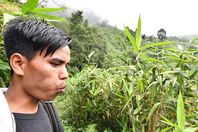 من سكان القرية