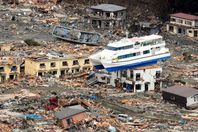 زلزال وتسونامي في إندونيسيا