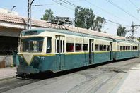 مترو مصر الجديدة يخرج عن مساره