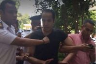 الشاب المتهم بالتفجير لحظة القبض عليه