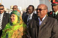 زوجة البشير