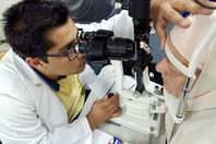 عنيك في عنينا