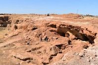 كهوف الدعارة