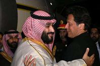 رئيس الوزراء الباكستاني وولي العهد السعودي في لقاء سابق