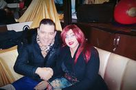 الفنان وزوجته