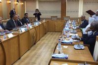 شكري خلال إجتماعه بحمدوك