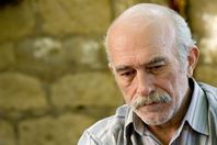 خليل كوموفا