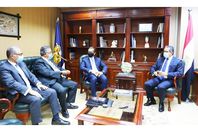 وزير السياحة