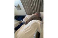 نتنياهو على أرض الطائرة