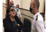 المستشارة و الضابط