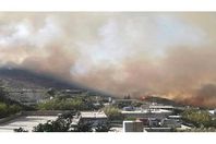 على مدار أيام.. حرائق هائلة بدولة عربية 
