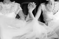 هذا ما فعلته الأخت الصغرى في حفل زفاف شقيقتها