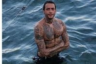 198-015117-ahmed-el-fishawy-bikini-girl-2