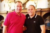 51675-أسامة-حسنى-يطمئن-الجماهير