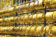 الذهب يستقبل عام 2014 بارتفاع طفيف 