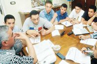 معلمة مصرية تطلب الطلاق بسبب "الدروس الخصوصية"