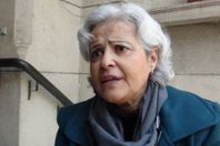 "أبو سعدة" يعلن تضامنه مع "منى مينا"