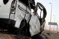 مصرع وإصابة 13 في حادث مروع بطريق المشير