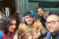 شاهد.. مصطفي خاطر في ثوب "عم شكشك"