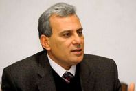 جابر نصار: "المرأة تقف كالرجل في المواقف الصعبة"