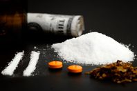 عاطل يتاجر في المخدرات بجوار قسم شرطة المنيا