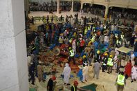 بالصور.."الأكياس البلاستيك" تغطي جثث "الحرم"