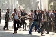 مشاجرة عنيفة بين عدد من الأشخاص بالجيزة