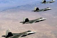 بالفيديو.. طائرات عسكرية ترسم «قلوب» فوق مسقط رأس مرسي