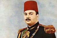 بالفيديو.. أسرة الملك فاروق تبرئه من قضية الأسلحة الفاسدة