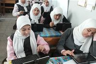 "التابلت المدرسى" يثير أزمة في الإسماعيلية